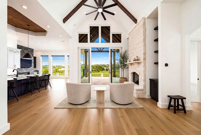 1029 Club House Rd, Kerrville, TX 78028