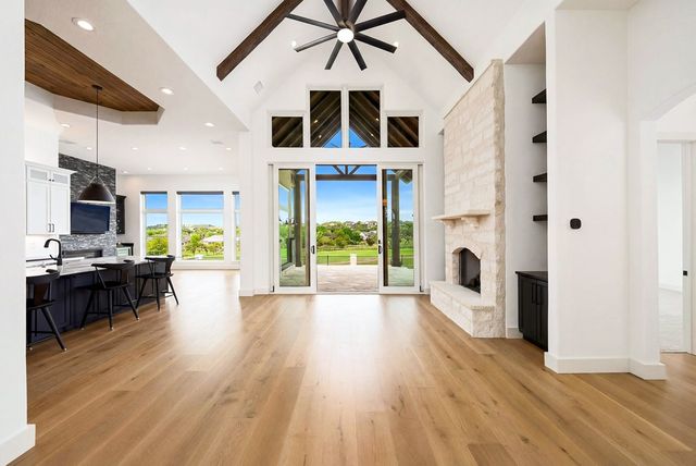 1029 Club House Rd, Kerrville, TX 78028