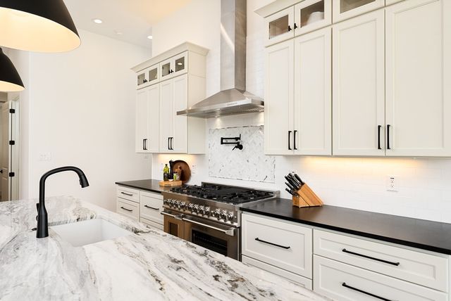 1029 Club House Rd, Kerrville, TX 78028