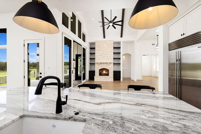 1029 Club House Rd, Kerrville, TX 78028