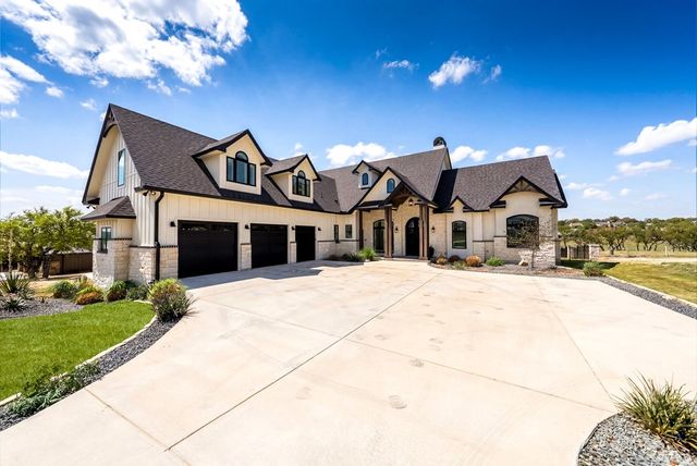 1029 Club House Rd, Kerrville, TX 78028