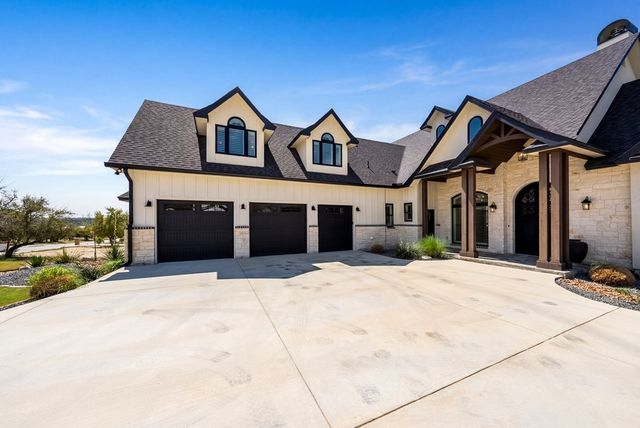 1029 Club House Rd, Kerrville, TX 78028