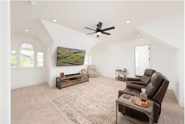 1029 Club House Rd, Kerrville, TX 78028