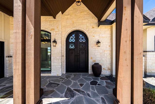 1029 Club House Rd, Kerrville, TX 78028