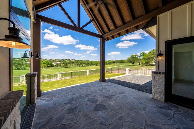 1029 Club House Rd, Kerrville, TX 78028