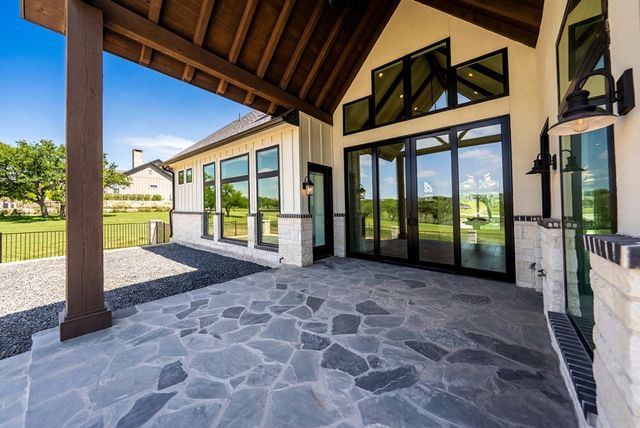 1029 Club House Rd, Kerrville, TX 78028