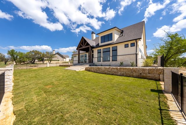 1029 Club House Rd, Kerrville, TX 78028