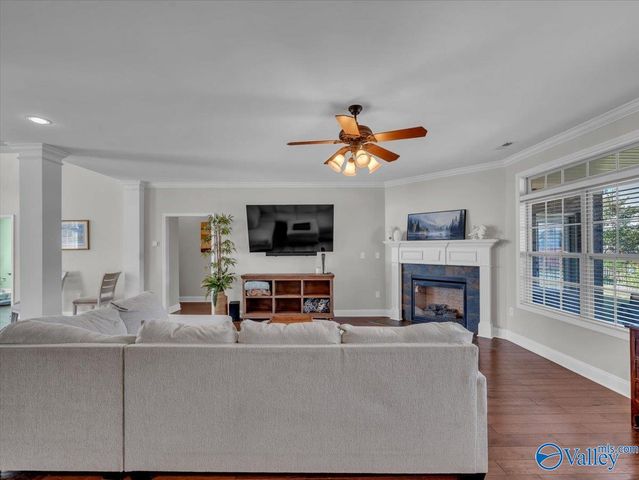 3112 Sandstone Street SE, Owens Cross Roads, AL 35763