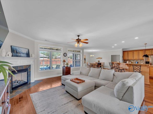 3112 Sandstone Street SE, Owens Cross Roads, AL 35763