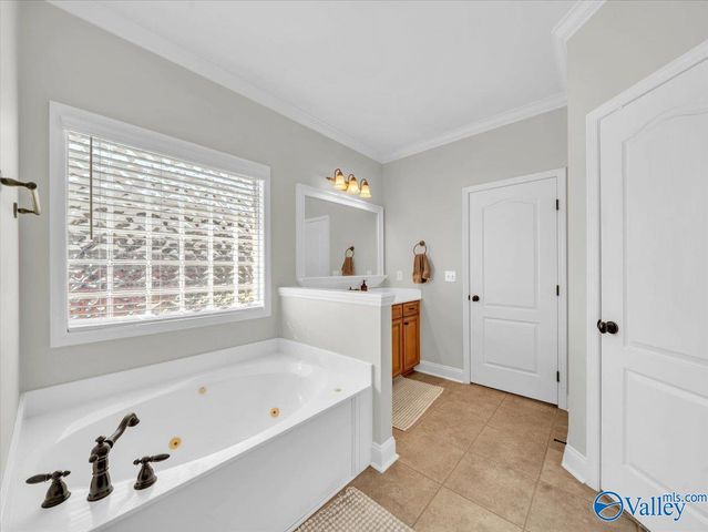 3112 Sandstone Street SE, Owens Cross Roads, AL 35763