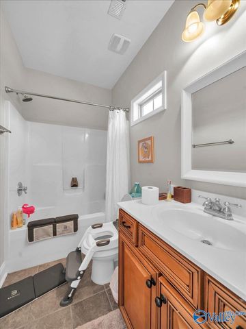 3112 Sandstone Street SE, Owens Cross Roads, AL 35763