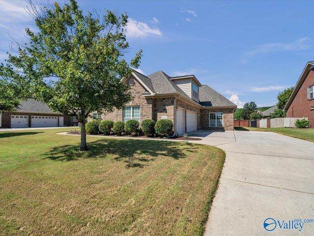 3112 Sandstone Street SE, Owens Cross Roads, AL 35763