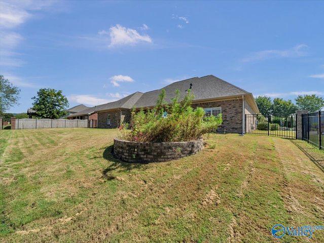 3112 Sandstone Street SE, Owens Cross Roads, AL 35763