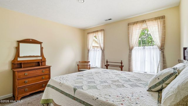 560 Pinehurst Trace Drive, Pinehurst, NC 28374