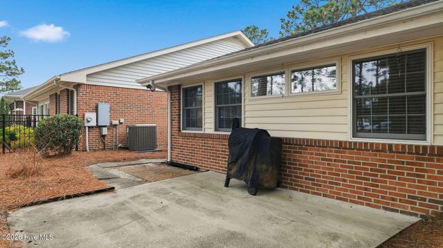 560 Pinehurst Trace Drive, Pinehurst, NC 28374