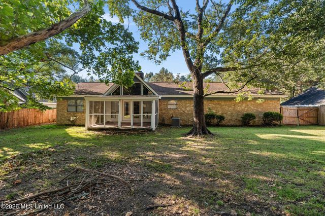 113 Continental Drive, Hattiesburg, MS 39402