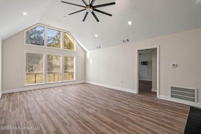 113 Continental Drive, Hattiesburg, MS 39402