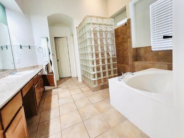 2742 Hidden Knoll Trail, Frisco, TX 75034