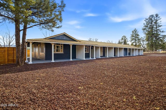 1897 W WHITE MOUNTAIN Boulevard, Lakeside, AZ 85929