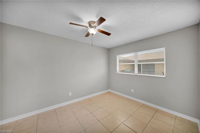 4824 Lucaya DR 2, Cape Coral, FL 33904