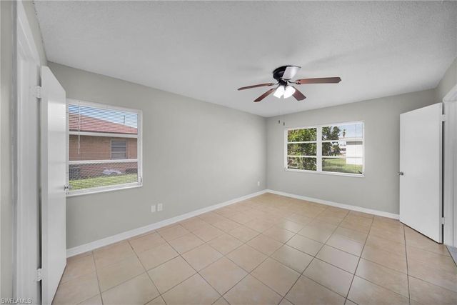 4824 Lucaya DR 2, Cape Coral, FL 33904