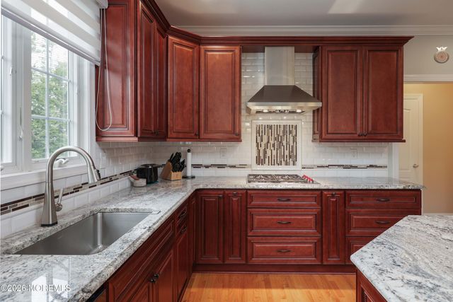 24 Kipling Way, Manalapan, NJ 07726
