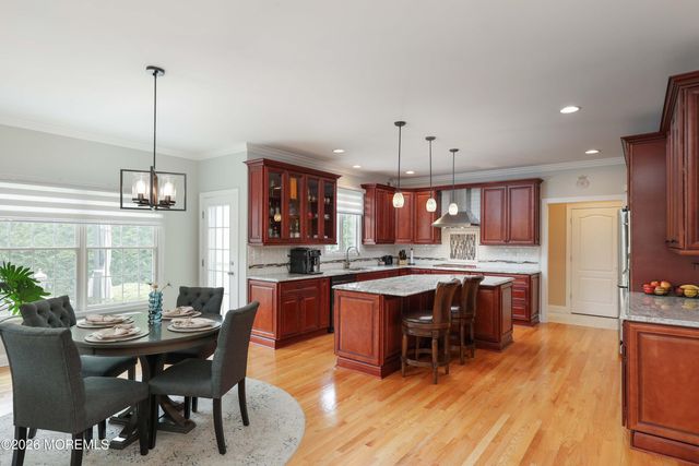24 Kipling Way, Manalapan, NJ 07726