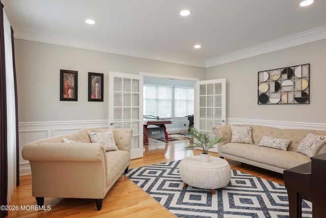 24 Kipling Way, Manalapan, NJ 07726
