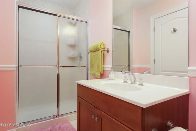 24 Kipling Way, Manalapan, NJ 07726