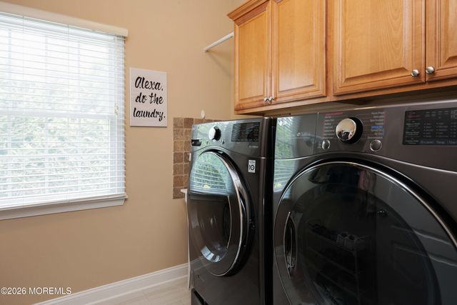 24 Kipling Way, Manalapan, NJ 07726