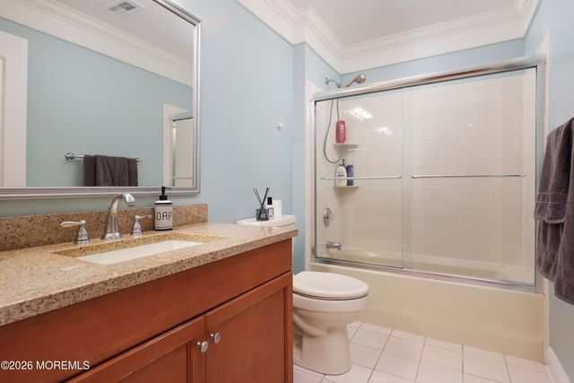 24 Kipling Way, Manalapan, NJ 07726