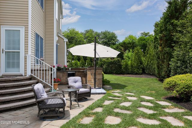 24 Kipling Way, Manalapan, NJ 07726