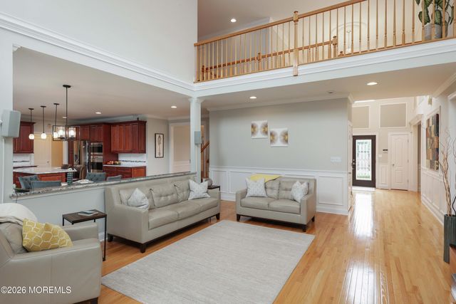 24 Kipling Way, Manalapan, NJ 07726