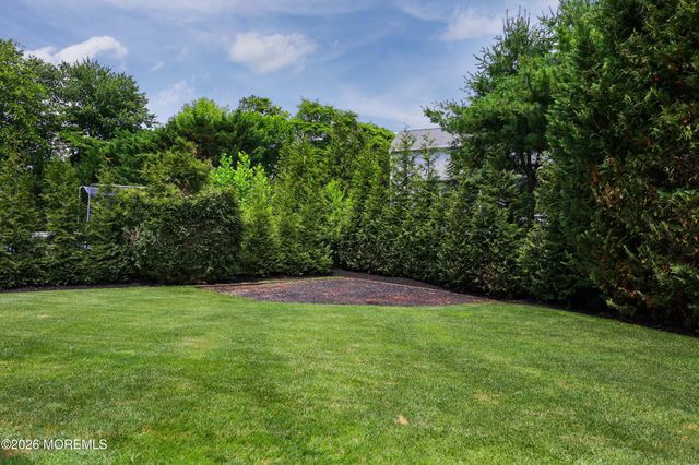 24 Kipling Way, Manalapan, NJ 07726
