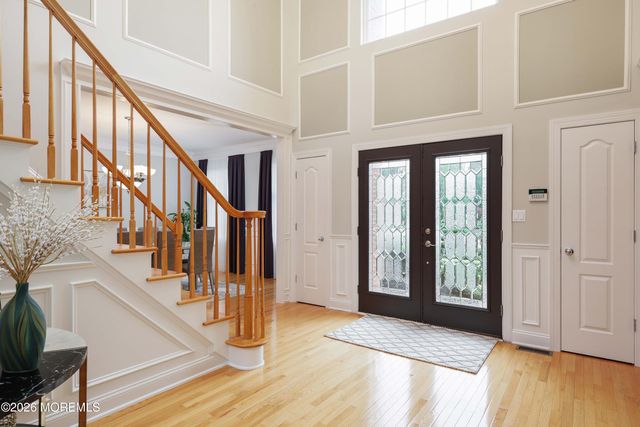 24 Kipling Way, Manalapan, NJ 07726