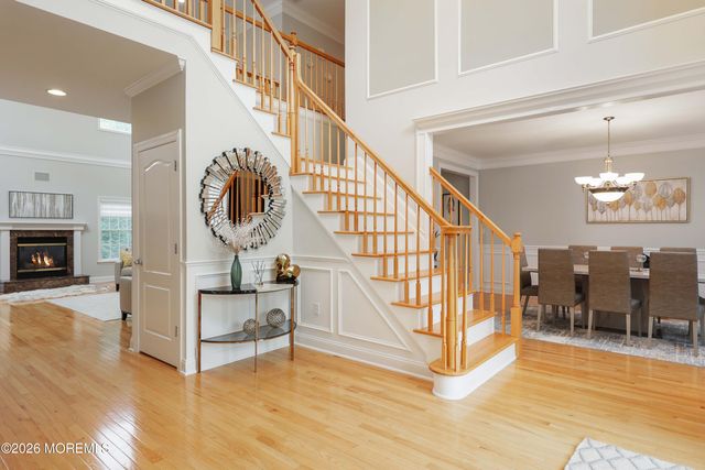 24 Kipling Way, Manalapan, NJ 07726