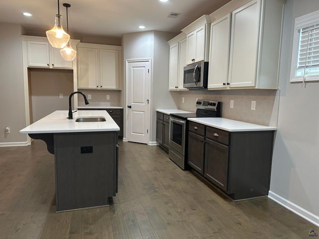 603 Pearl Moss Lane, Kathleen, GA 31047