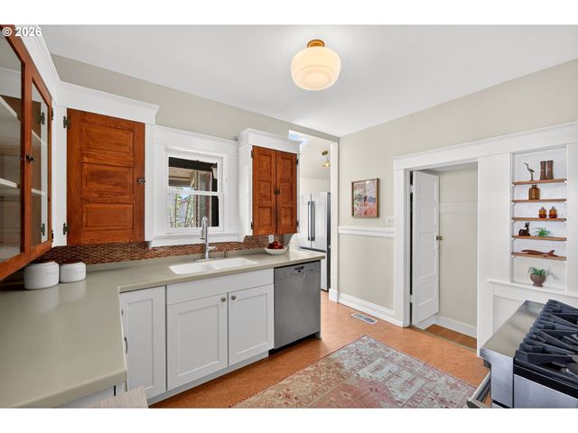 3324 Se GRANT St, Portland, OR 97214