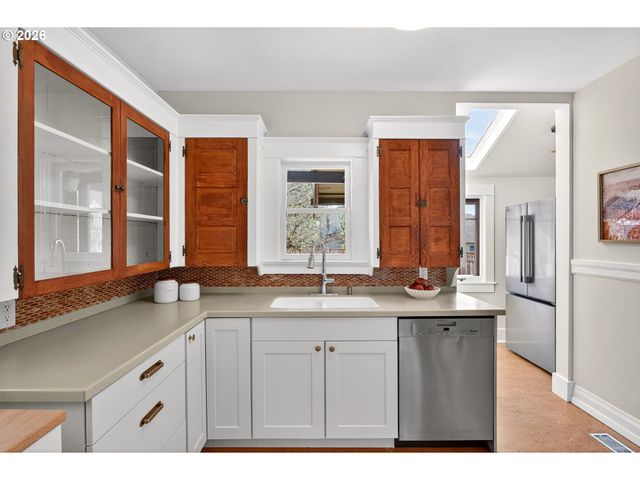 3324 Se GRANT St, Portland, OR 97214