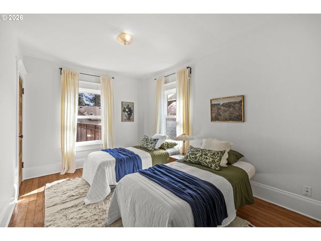 3324 Se GRANT St, Portland, OR 97214