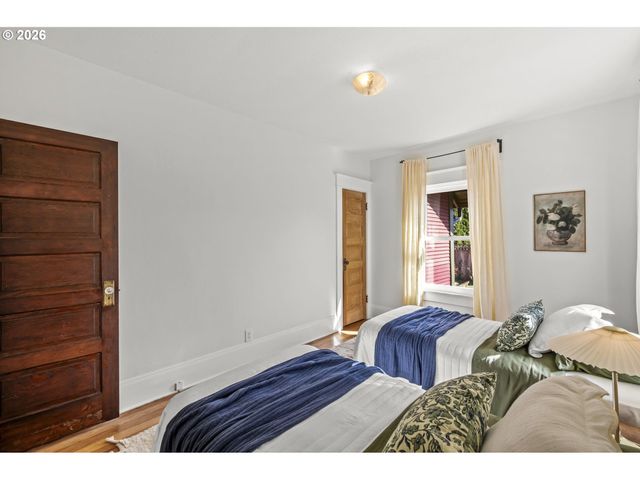 3324 Se GRANT St, Portland, OR 97214