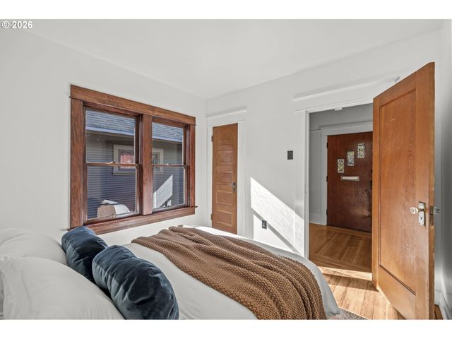 3324 Se GRANT St, Portland, OR 97214