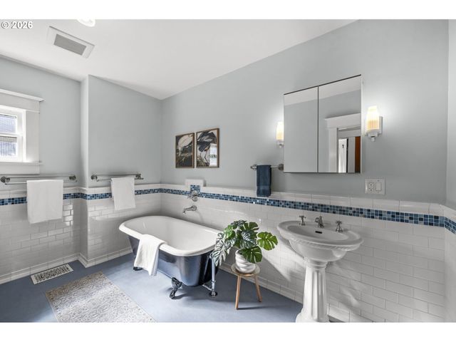 3324 Se GRANT St, Portland, OR 97214