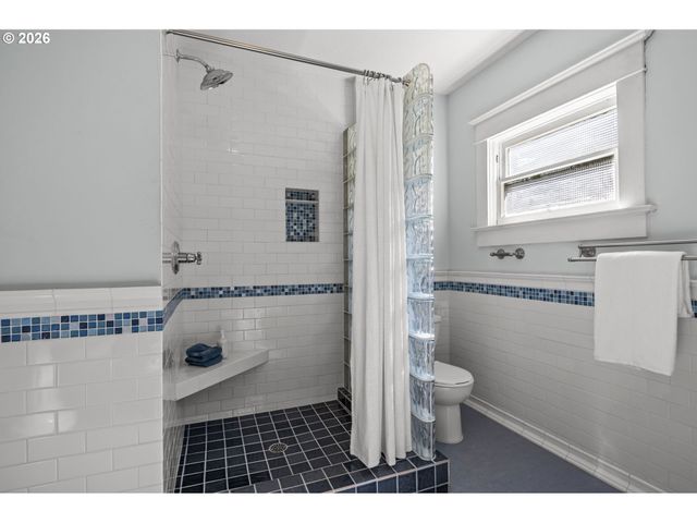 3324 Se GRANT St, Portland, OR 97214