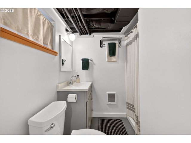 3324 Se GRANT St, Portland, OR 97214