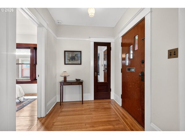 3324 Se GRANT St, Portland, OR 97214