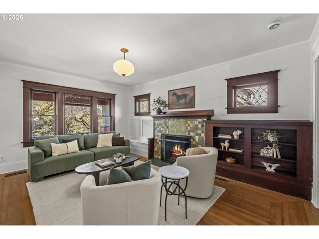 3324 Se GRANT St, Portland, OR 97214