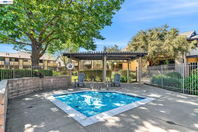 583 Majestic Way, San Leandro, CA 94578