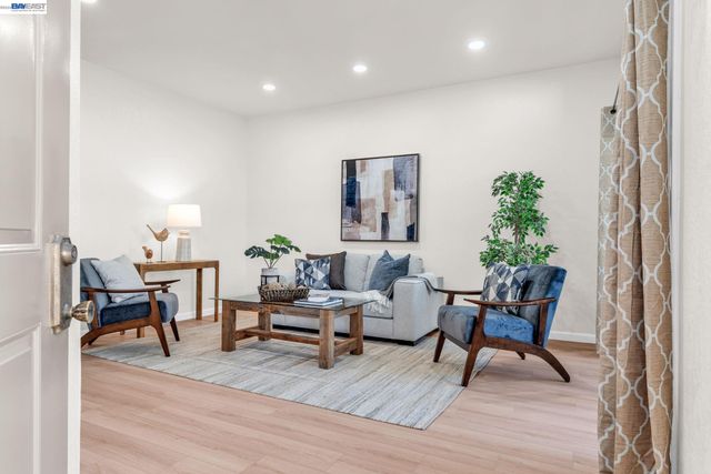 583 Majestic Way, San Leandro, CA 94578