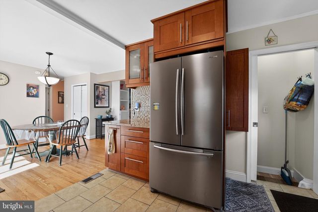 119 SANDY BEACH DR, Pasadena, MD 21122